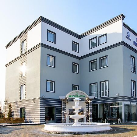 L'Ascada Hotel Śrem Buitenkant foto