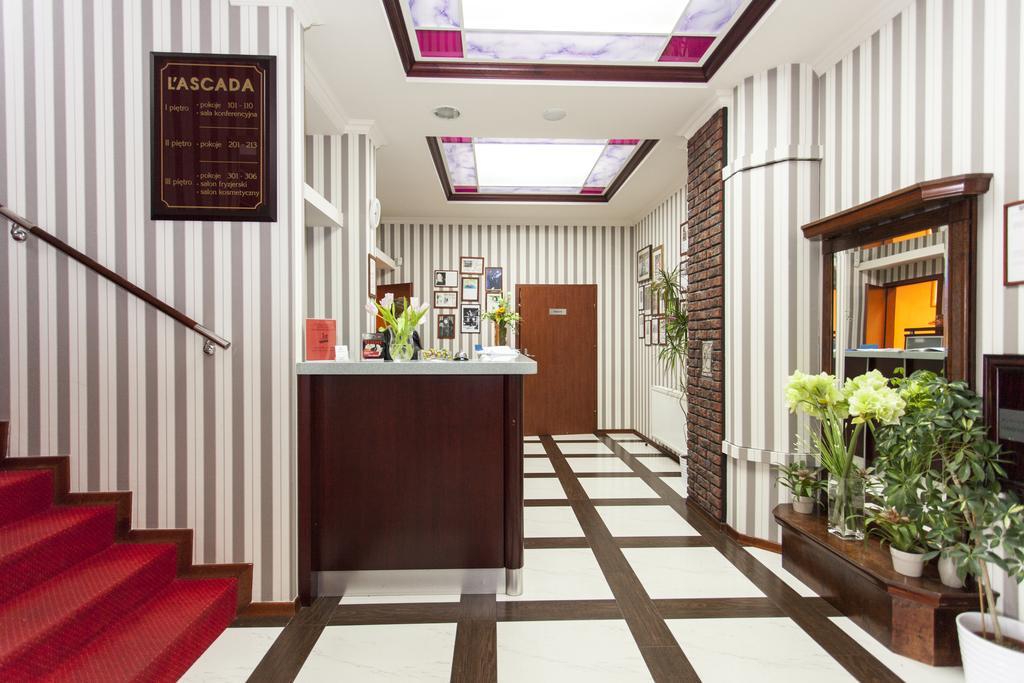 L'Ascada Hotel Śrem Buitenkant foto
