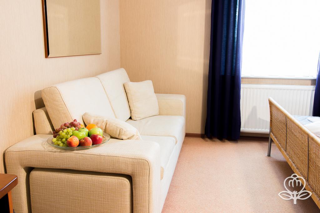 L'Ascada Hotel Śrem Buitenkant foto