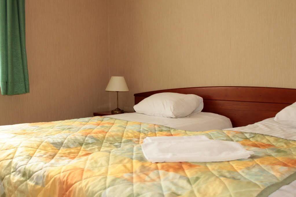 L'Ascada Hotel Śrem Buitenkant foto