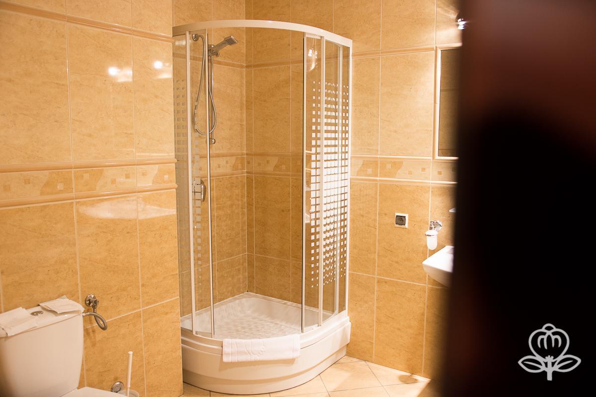 L'Ascada Hotel Śrem Buitenkant foto